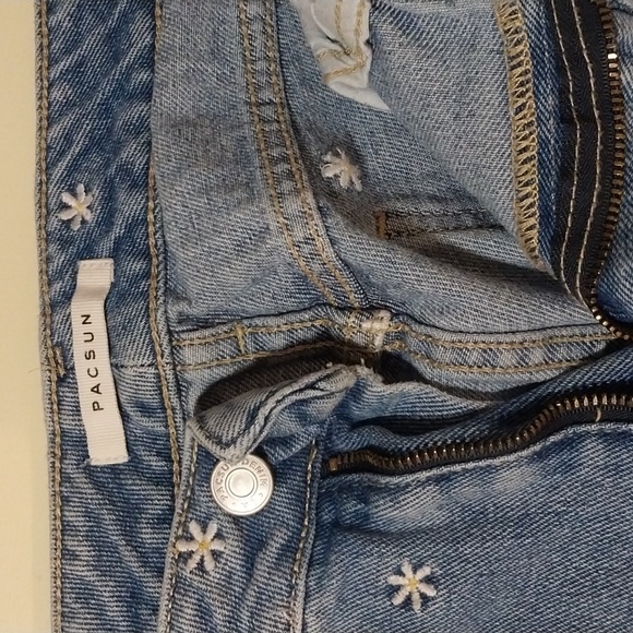 PacSun Daisy Mom Jeans - Picture 3 of 8